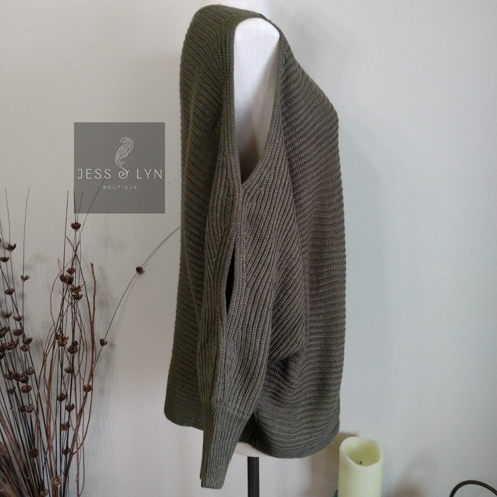🆕 JAMESYN- Olive Oversized Boyfriend Knit Sweater w/Open Arm Detail - Picture 7 of 16